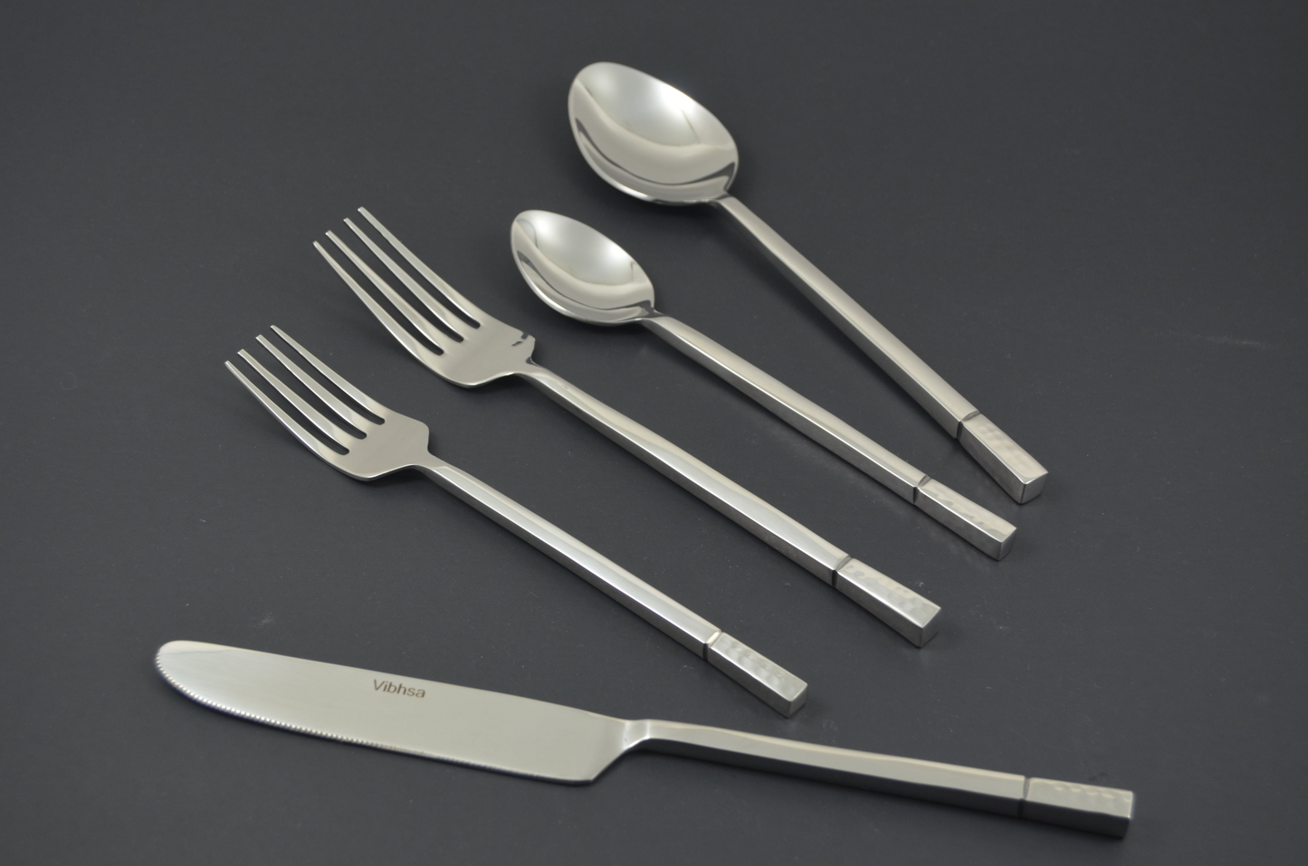 Flatware set of 20 Pieces Sliver Stainless Modern Design