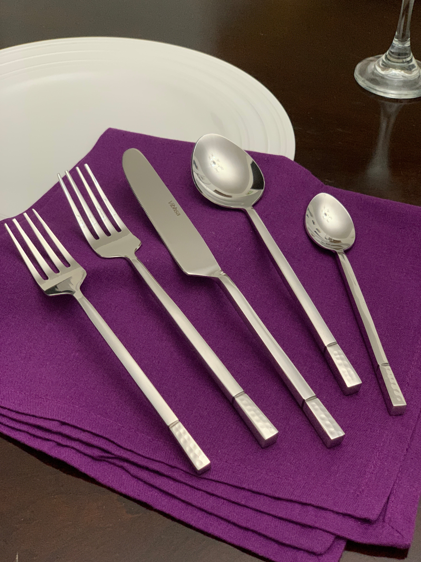 Flatware set of 20 Pieces Sliver Stainless Modern Design