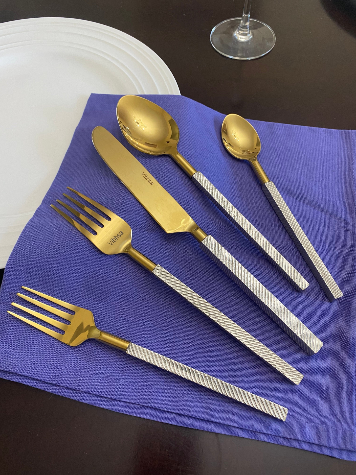 Modern Stainless Steel Flatware Set of 20 PC