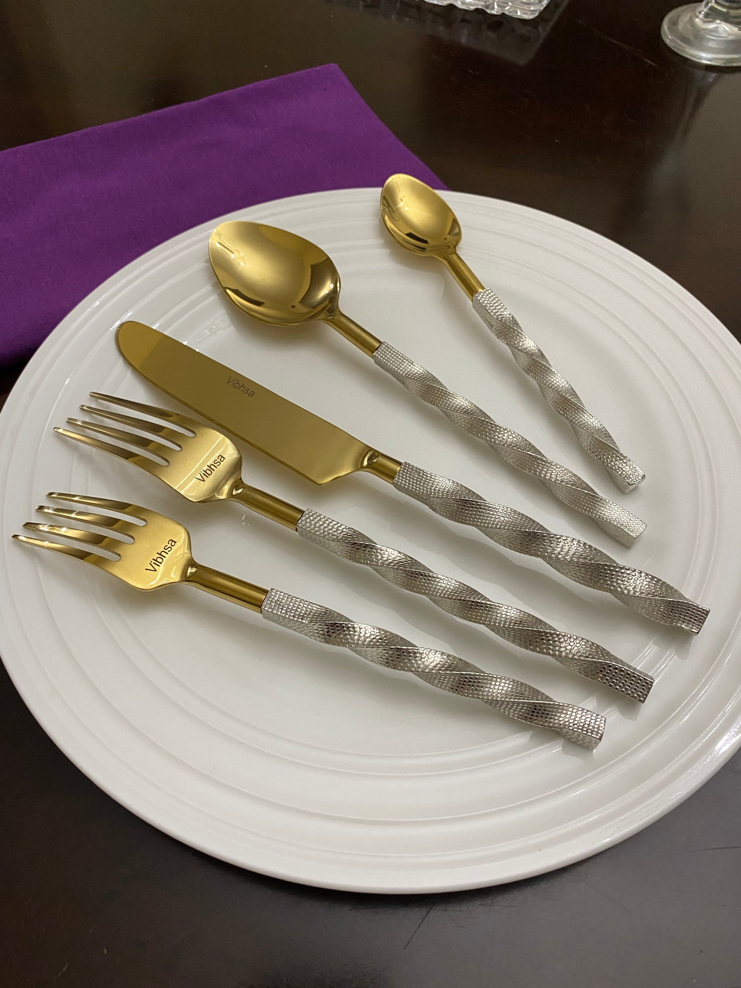 Golden Stainless Steel Flatware Set of 20 PC (Twsited)