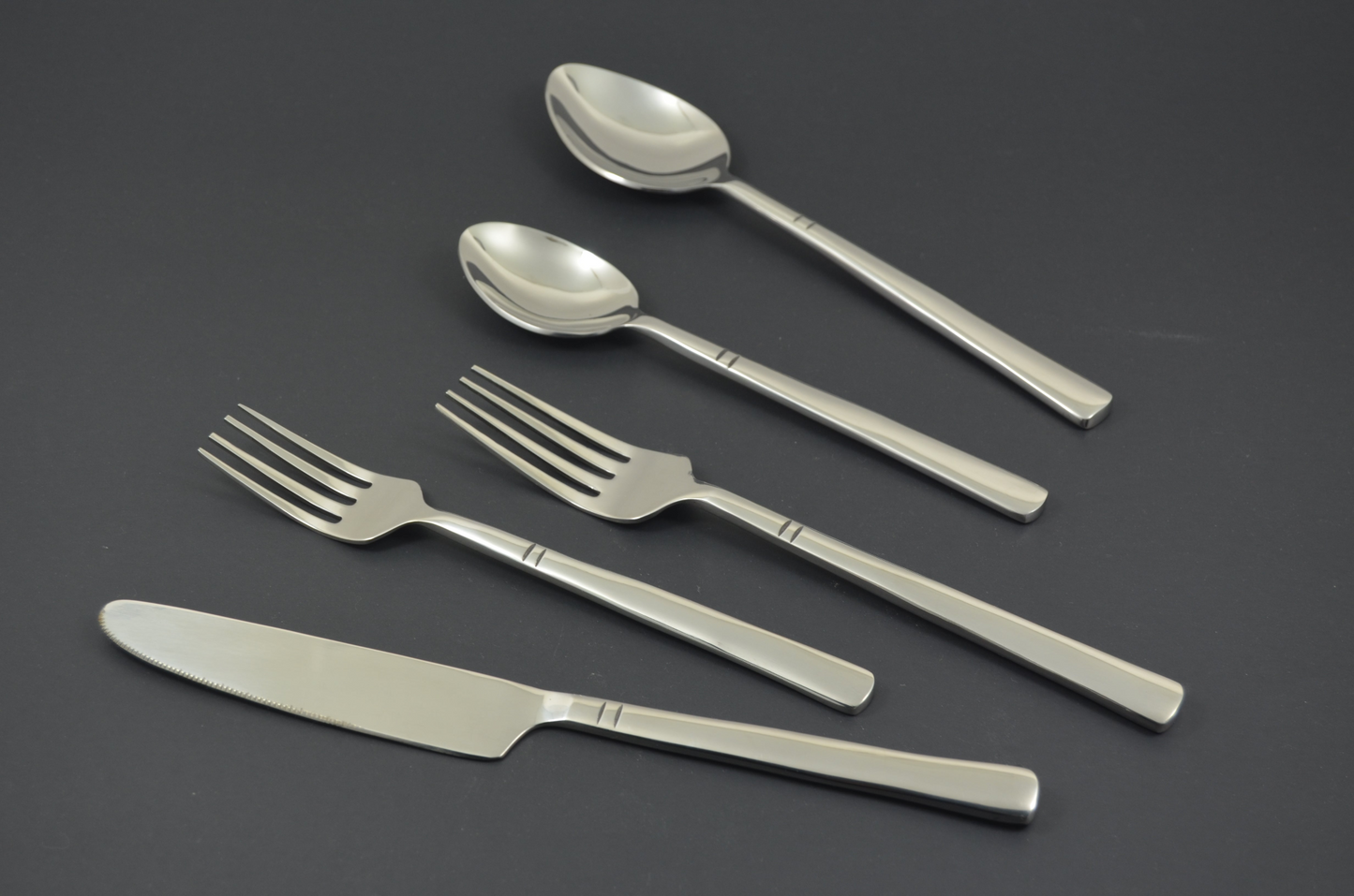 Modern Flatware set of 20 Pieces Silver Stainless Steel