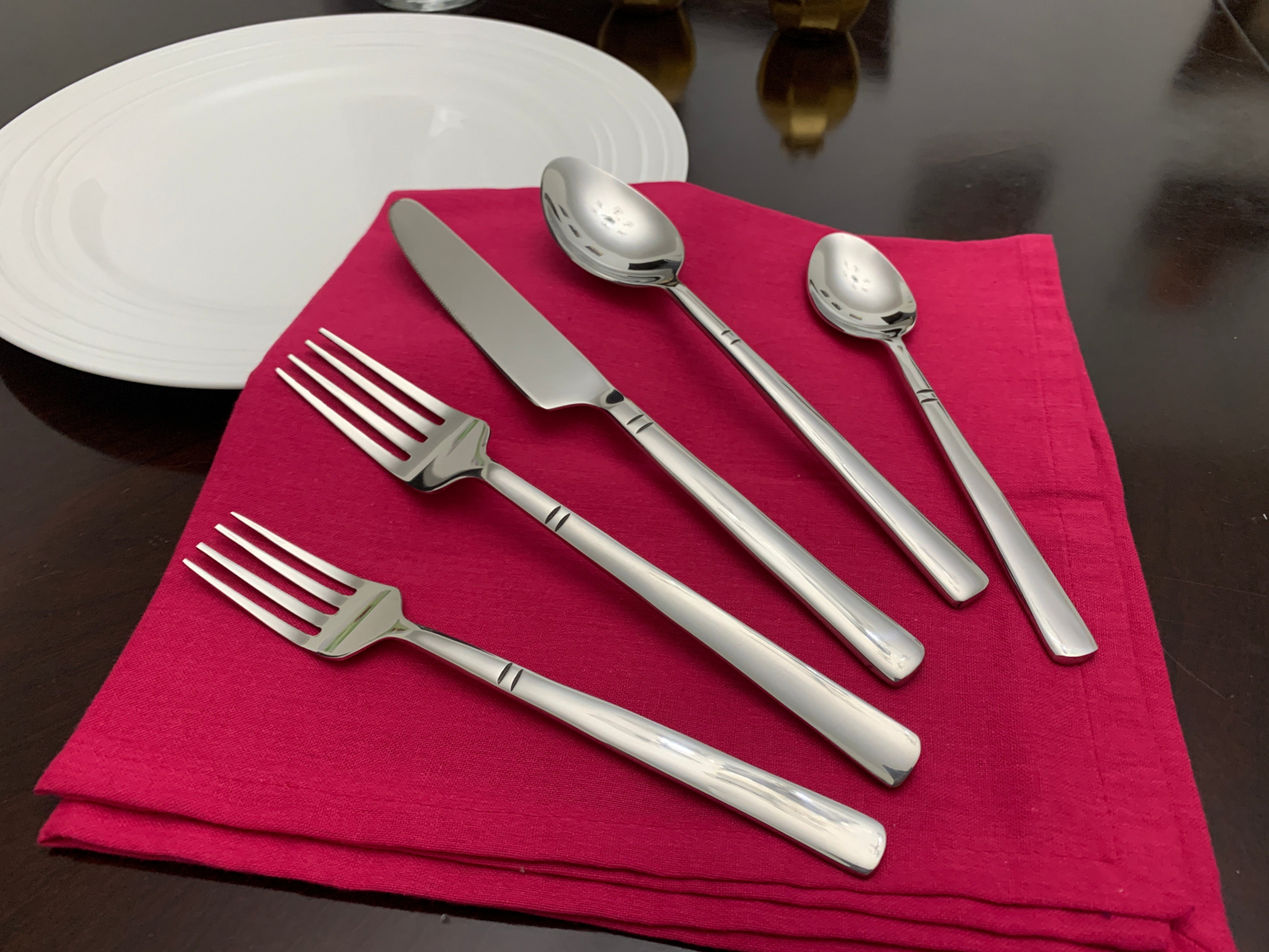 Modern Flatware set of 20 Pieces Silver Stainless Steel