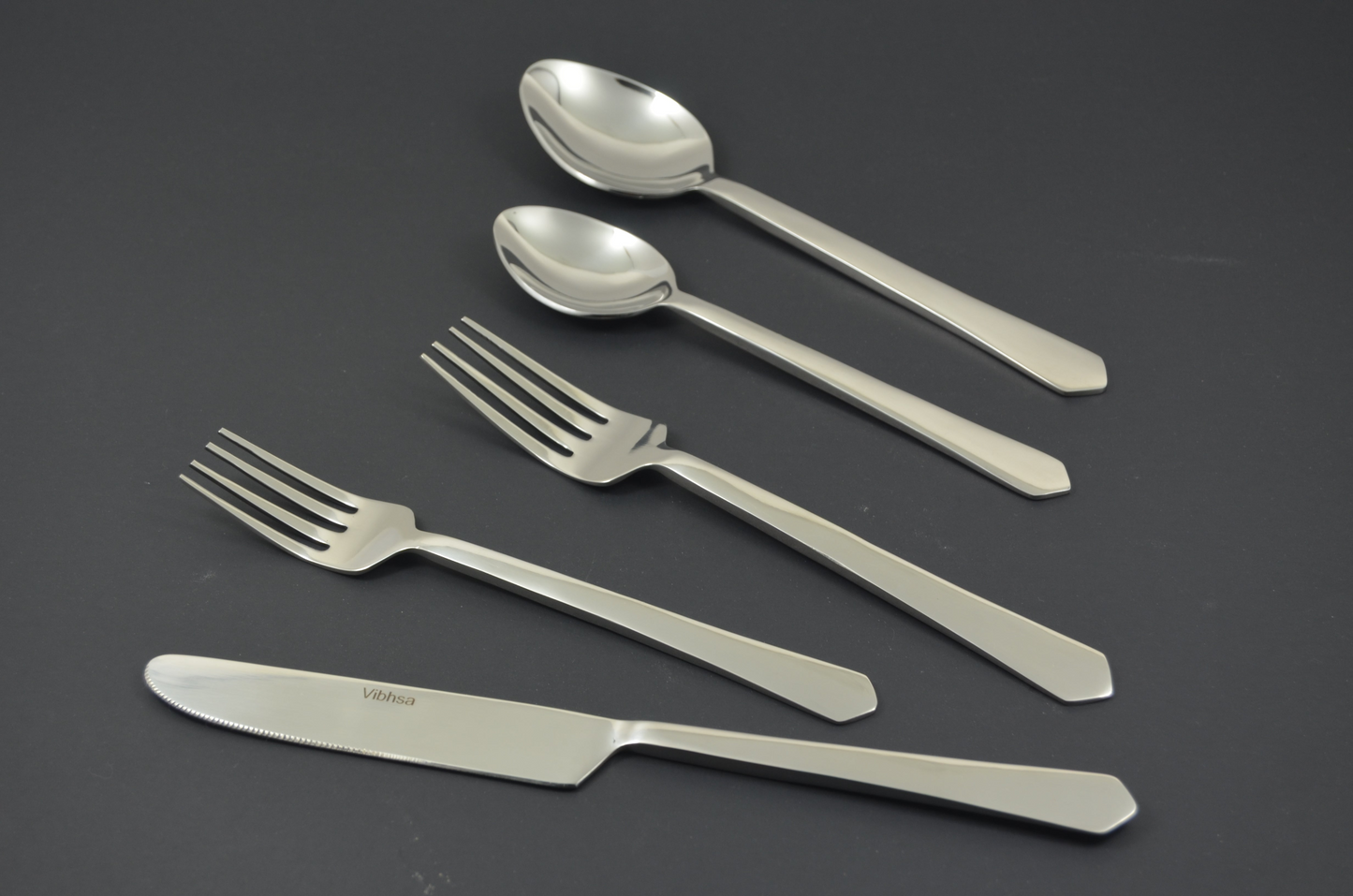 Flatware set of 20 Pieces in Silver Stainless Steel