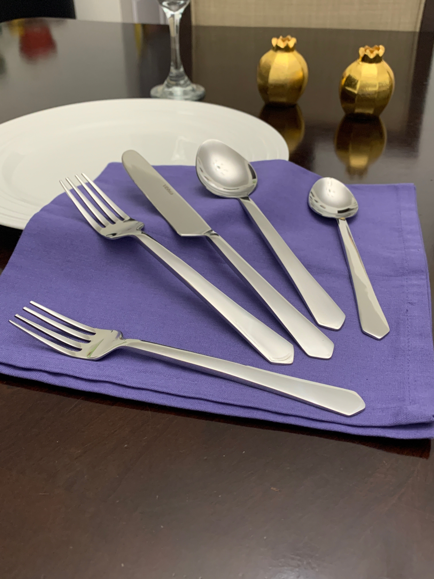 Flatware set of 20 Pieces in Silver Stainless Steel