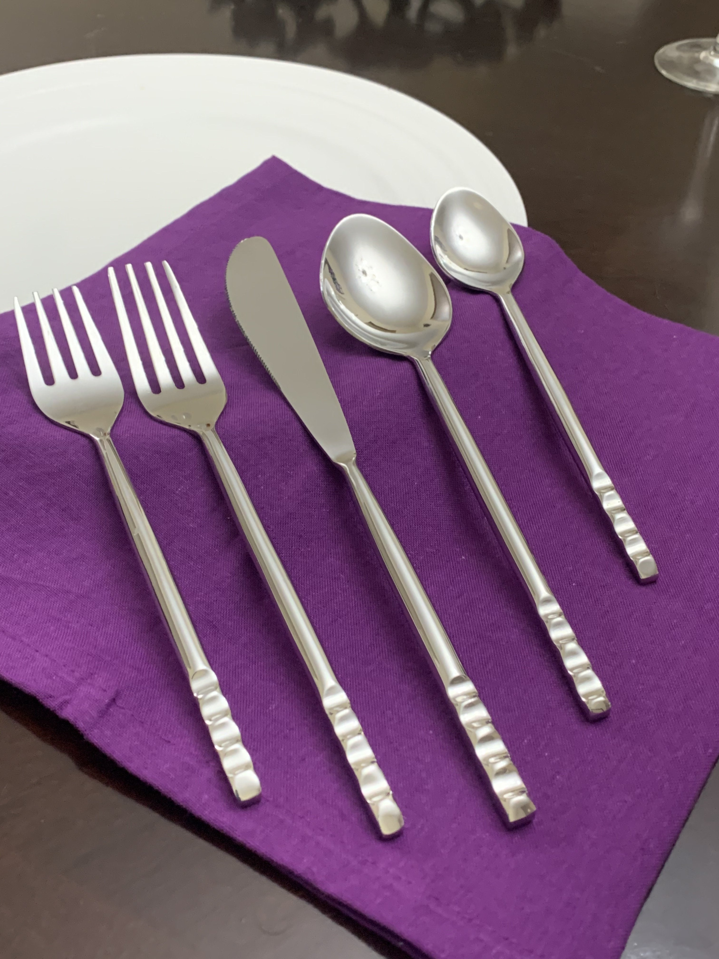 Vibhsa 20 Piece Flatware Set, Service for 4-Modern